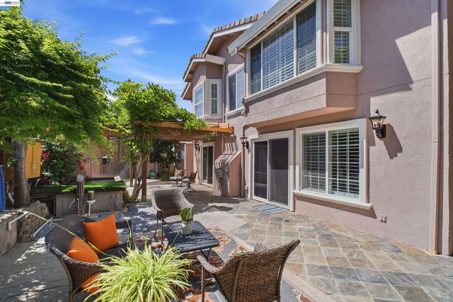 32760 Orick St, Union City, CA 94587