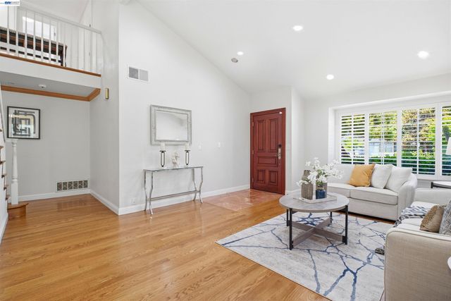 32760 Orick St, Union City, CA 94587