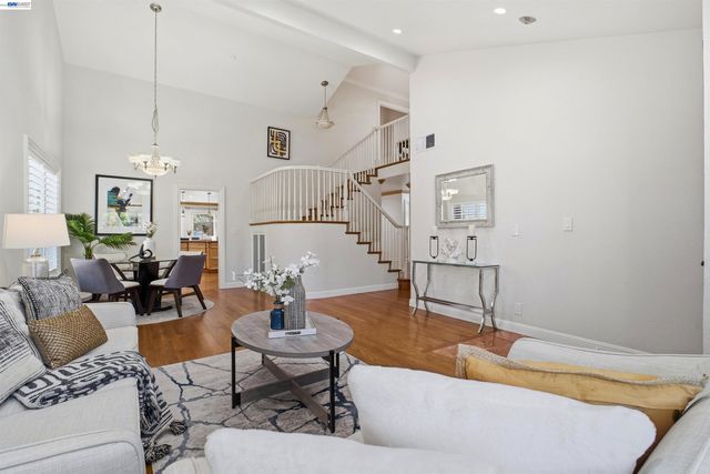 32760 Orick St, Union City, CA 94587