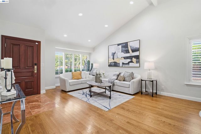 32760 Orick St, Union City, CA 94587