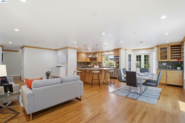32760 Orick St, Union City, CA 94587