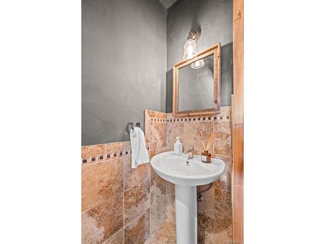12345 S Critchell Ln, Littleton, CO 80127