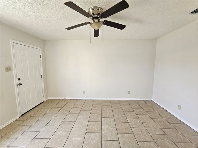 160 N 13th St, Aransas Pass, TX 78336