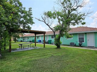 160 N 13th St, Aransas Pass, TX 78336