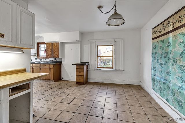 4006 Deveaux Street, Niagara Falls, NY 14305