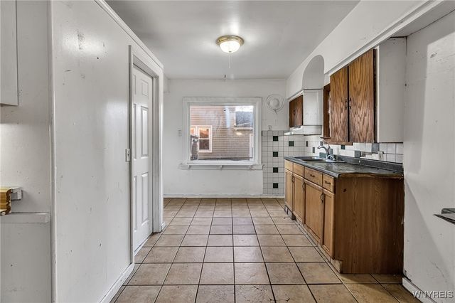 4006 Deveaux Street, Niagara Falls, NY 14305