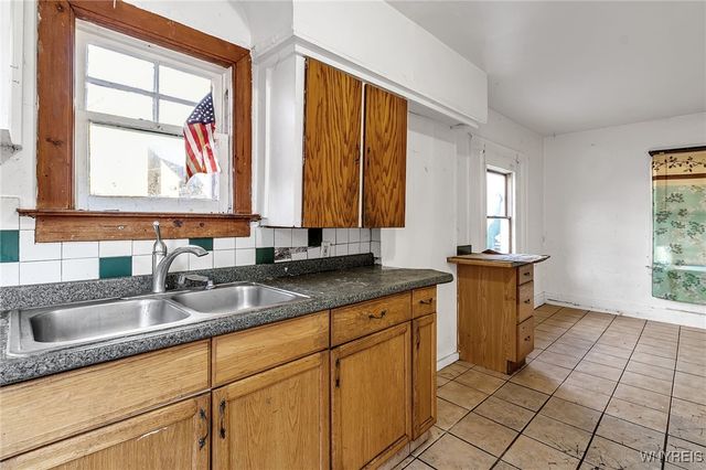 4006 Deveaux Street, Niagara Falls, NY 14305