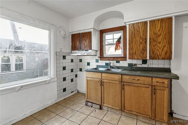 4006 Deveaux Street, Niagara Falls, NY 14305