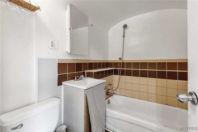 4006 Deveaux Street, Niagara Falls, NY 14305