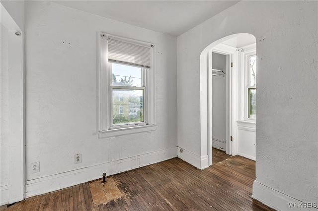 4006 Deveaux Street, Niagara Falls, NY 14305