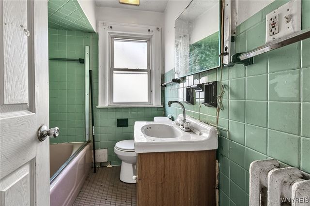 4006 Deveaux Street, Niagara Falls, NY 14305