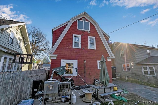 4006 Deveaux Street, Niagara Falls, NY 14305