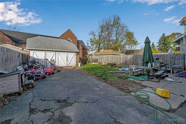 4006 Deveaux Street, Niagara Falls, NY 14305