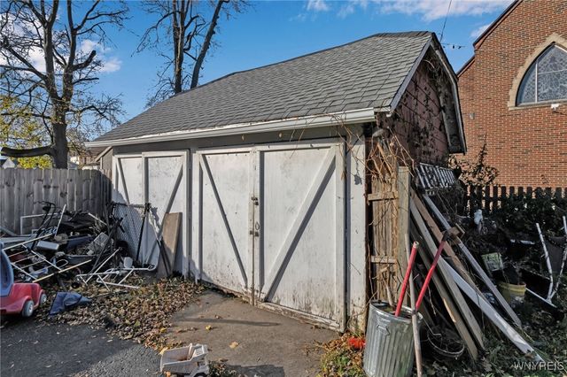 4006 Deveaux Street, Niagara Falls, NY 14305