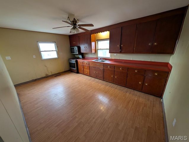 18 W Garfield Street, Belleville, IL 62220