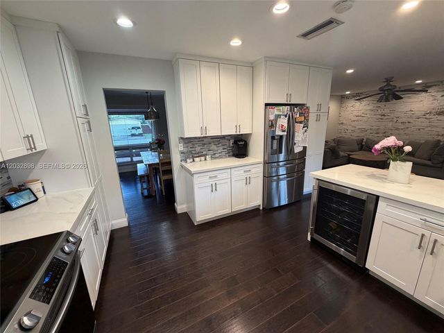8907 SW 49th Ct 0, Cooper City, FL 33328
