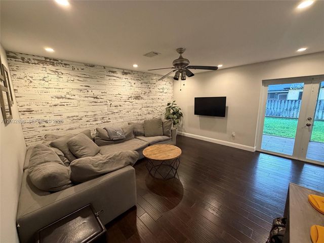 8907 SW 49th Ct 0, Cooper City, FL 33328