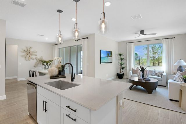 190 BLUE STAR COURT, Tavares, FL 32778