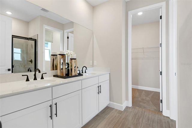 190 BLUE STAR COURT, Tavares, FL 32778