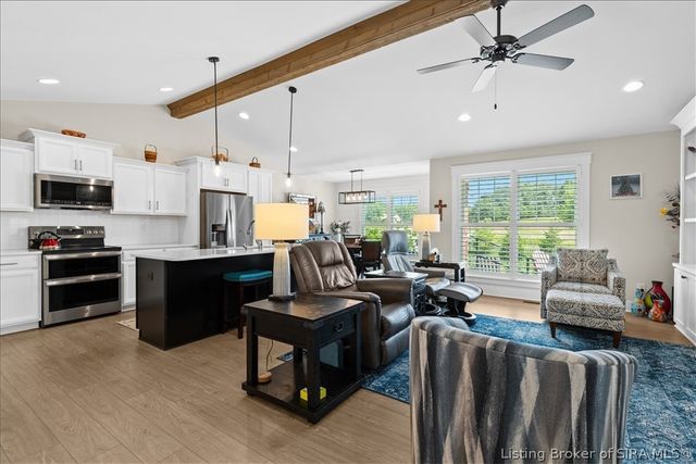 8008 Turf Way Trail, Sellersburg, IN 47111