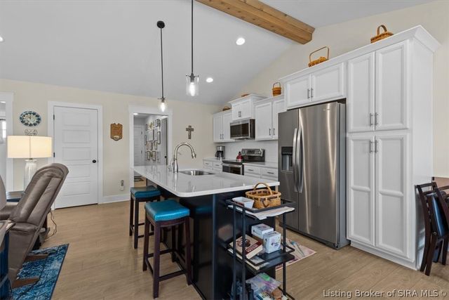 8008 Turf Way Trail, Sellersburg, IN 47111