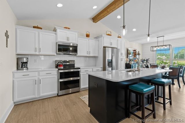 8008 Turf Way Trail, Sellersburg, IN 47111
