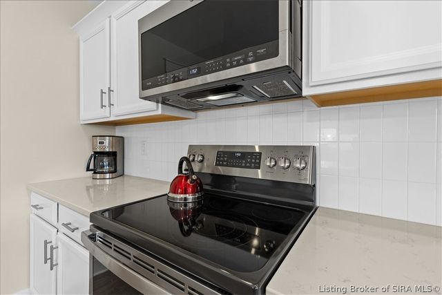 8008 Turf Way Trail, Sellersburg, IN 47111
