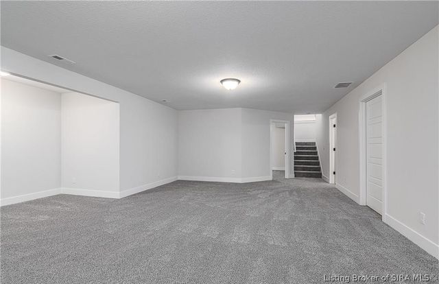 8008 Turf Way Trail, Sellersburg, IN 47111
