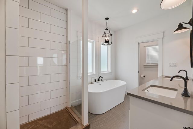 771 Vz County Road 2115, Canton, TX 75103