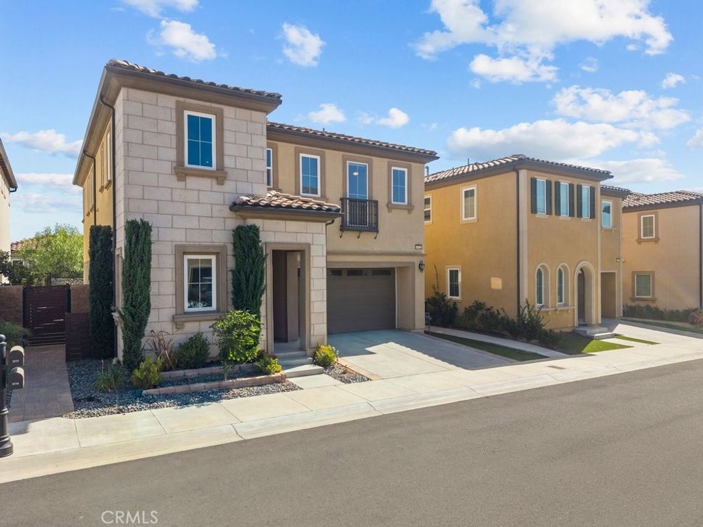 20752 Spruce, Porter Ranch, CA 91326