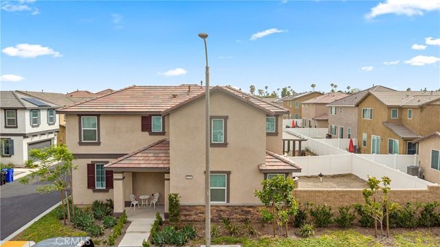 2476 Gunner Ridge, Rialto, CA 92377