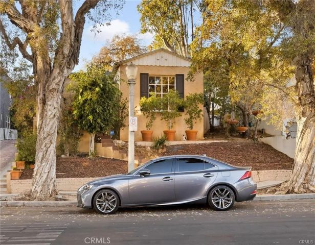 1283 S Dunsmuir, Los Angeles, CA 90019