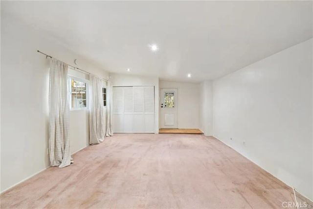 1283 S Dunsmuir, Los Angeles, CA 90019
