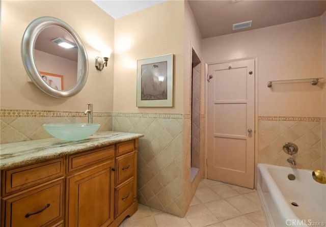 1283 S Dunsmuir, Los Angeles, CA 90019
