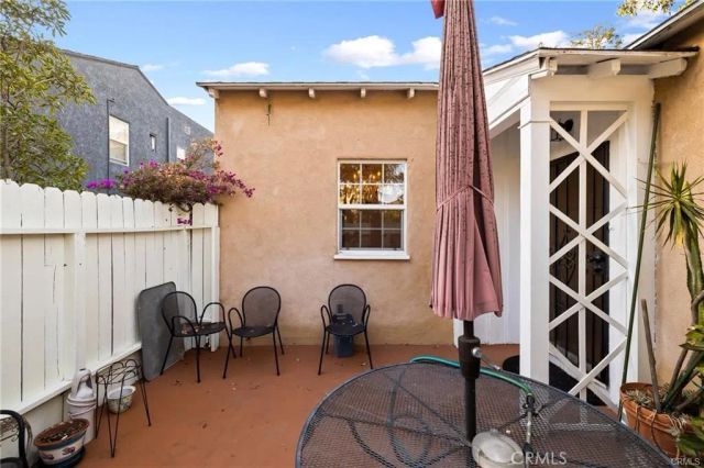 1283 S Dunsmuir, Los Angeles, CA 90019