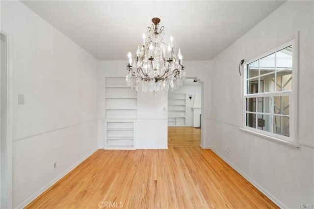 1283 S Dunsmuir, Los Angeles, CA 90019