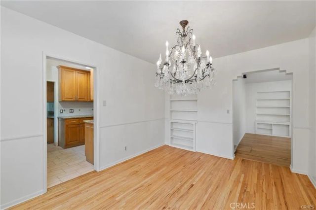 1283 S Dunsmuir, Los Angeles, CA 90019