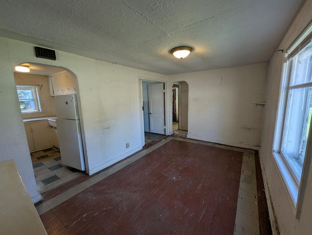 616 E Adolphus Avenue, Fergus Falls, MN 56537