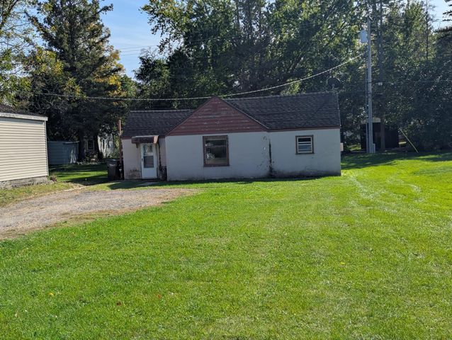 616 E Adolphus Avenue, Fergus Falls, MN 56537