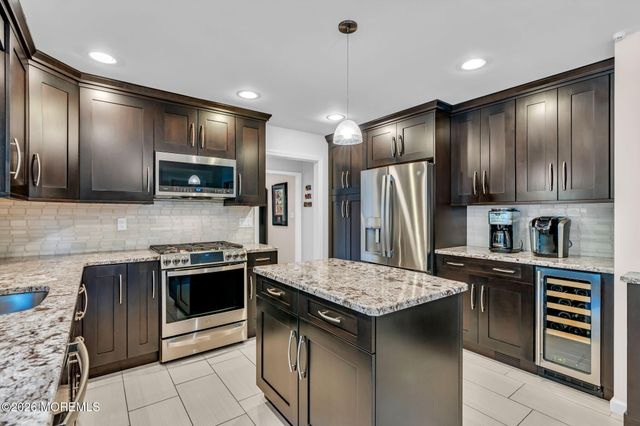 14 Scott Drive, Morganville, NJ 07751