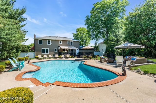 14 Scott Drive, Morganville, NJ 07751
