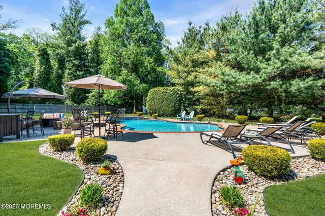 14 Scott Drive, Morganville, NJ 07751