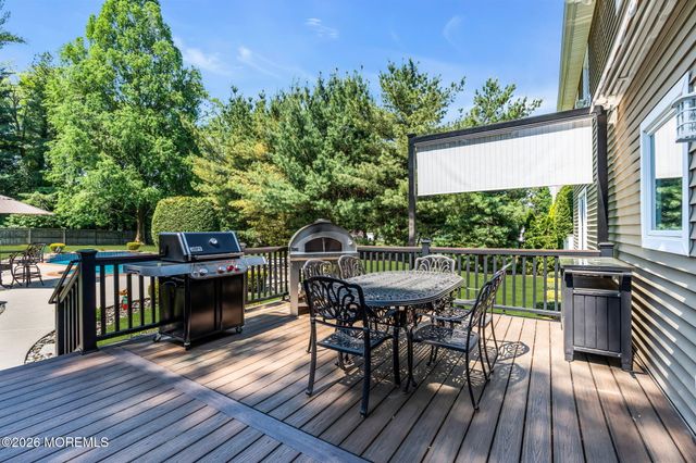 14 Scott Drive, Morganville, NJ 07751