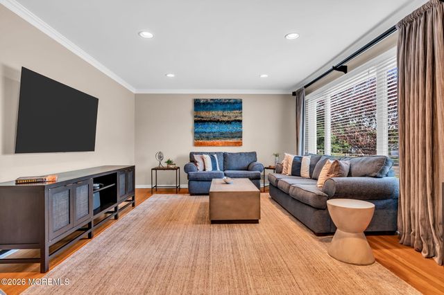 14 Scott Drive, Morganville, NJ 07751