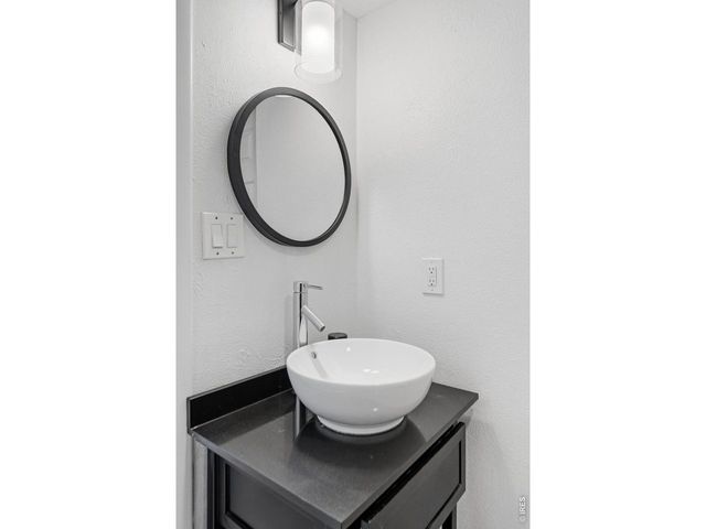 3790 Iris Ave B, Boulder, CO 80301