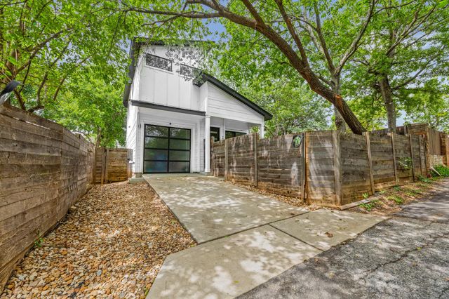 2004 E 10th ST 2, Austin, TX 78702