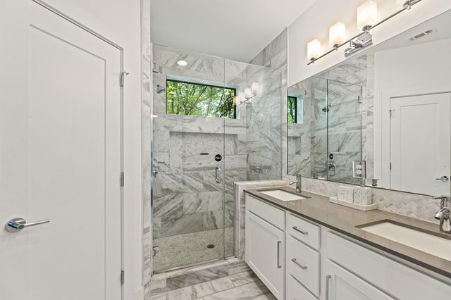 2004 E 10th ST 2, Austin, TX 78702
