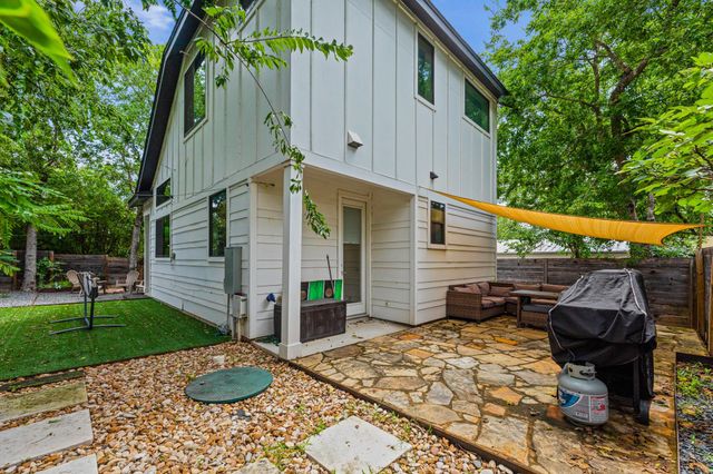 2004 E 10th ST 2, Austin, TX 78702
