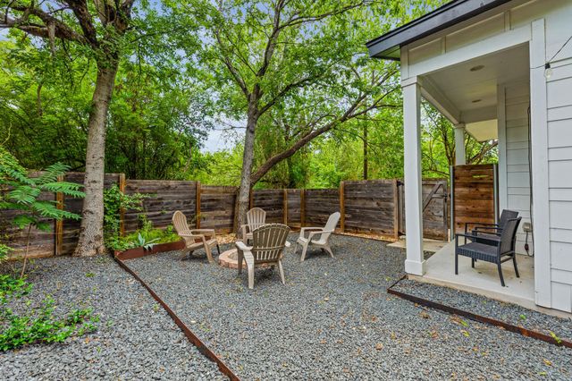 2004 E 10th ST 2, Austin, TX 78702