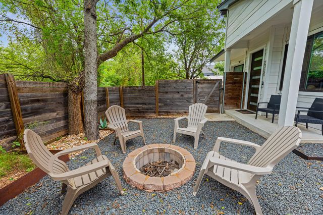 2004 E 10th ST 2, Austin, TX 78702